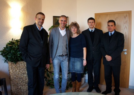 Martin Kranz, Oberbürgermeister Kandidat für Weimar mit dem Inhaber Jens Knabe, Heike Malner, Ronny Langbein und Frank Geisler im Bestattungsinstitut.