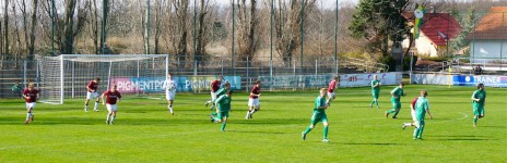 Der SC 1903 Weimar im Sturm gegen FSV Martinroda...